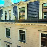Heart Of Old Riga 3 Bedroom Apartment By Dome Square
