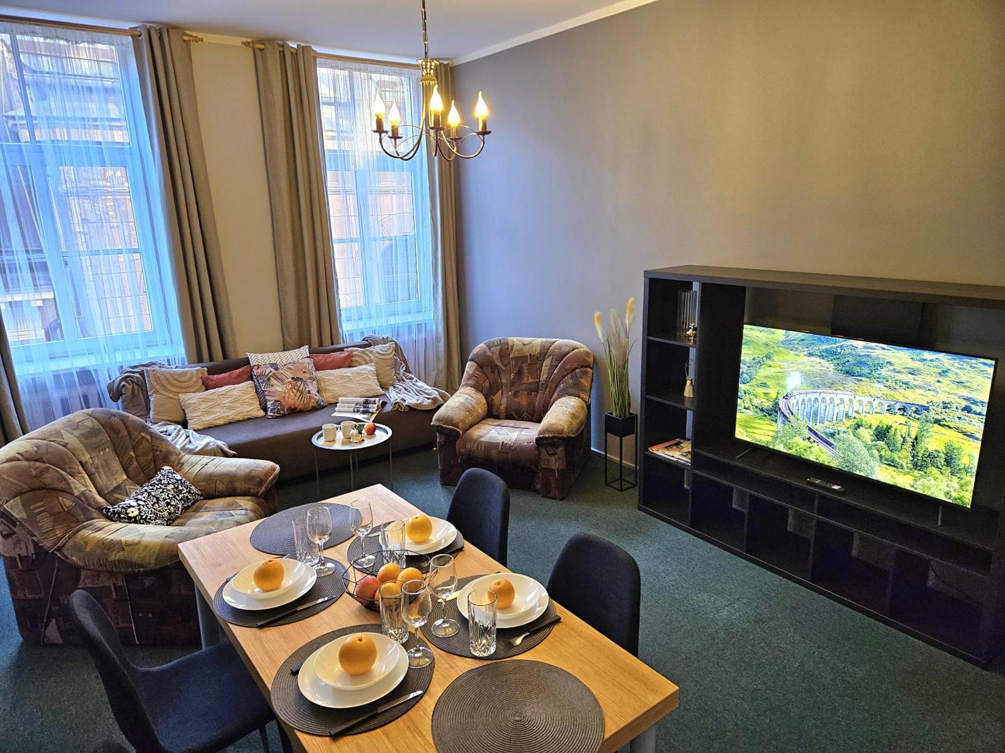 Heart Of Old 3 Bedroom By Dome Square * Riga