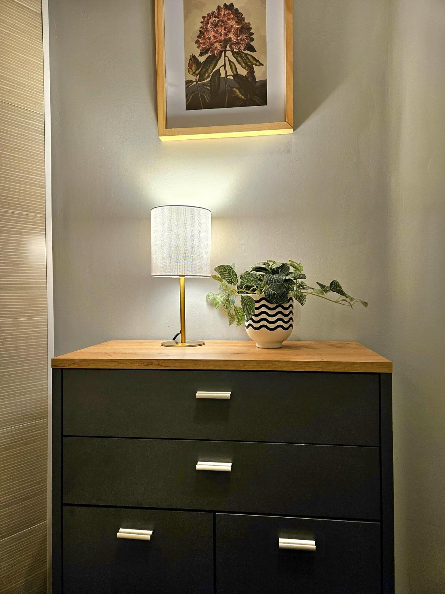 Heart Of Old 3 Bedroom By Dome Square *