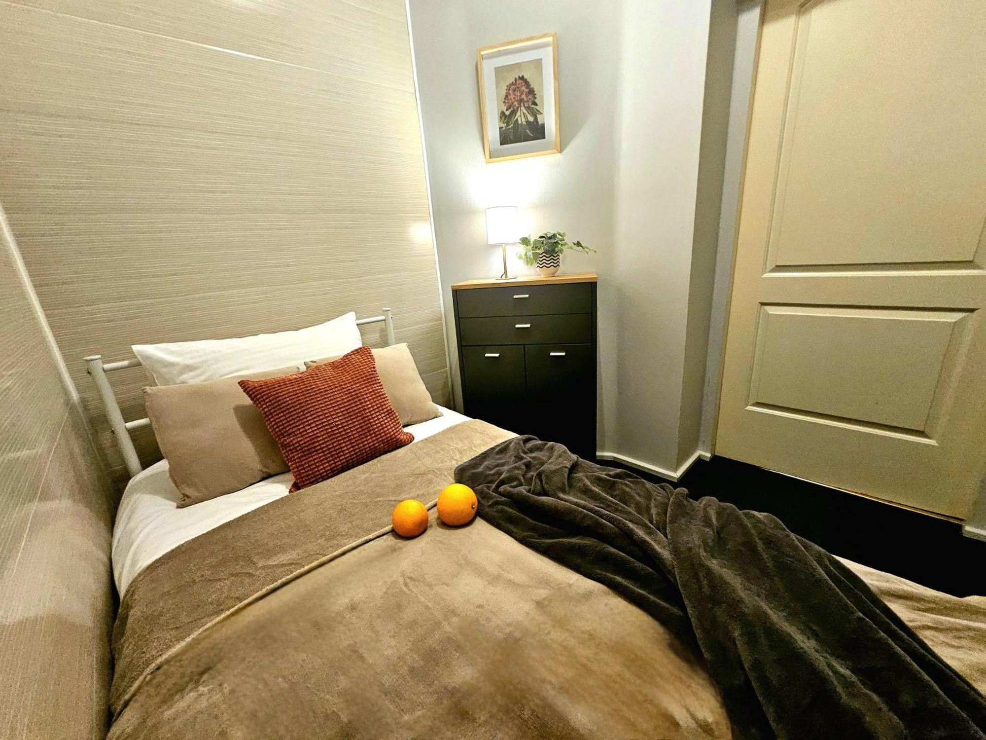 Heart Of Old 3 Bedroom By Dome Square Appartement *